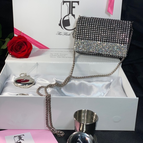 8oz Flask Clutch